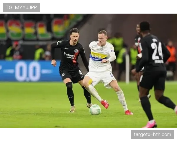 法兰克福逆转取胜彰显顽强斗志，状态回升引关注