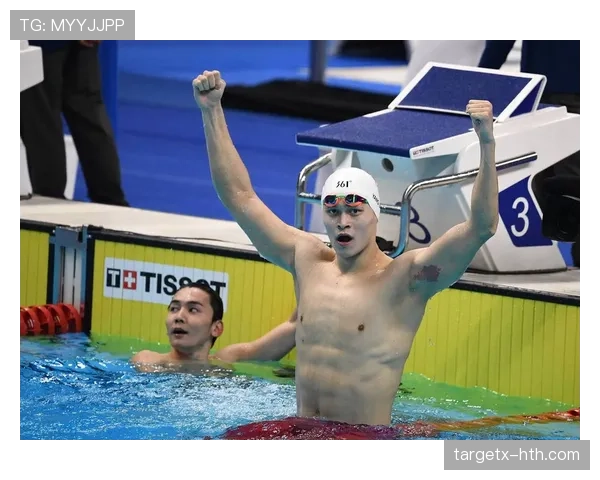 孙杨训练完直接啃鸡腿？这自律人设崩得也太真实了